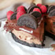 No bake Oreo cheesecake med choklad i tre lager